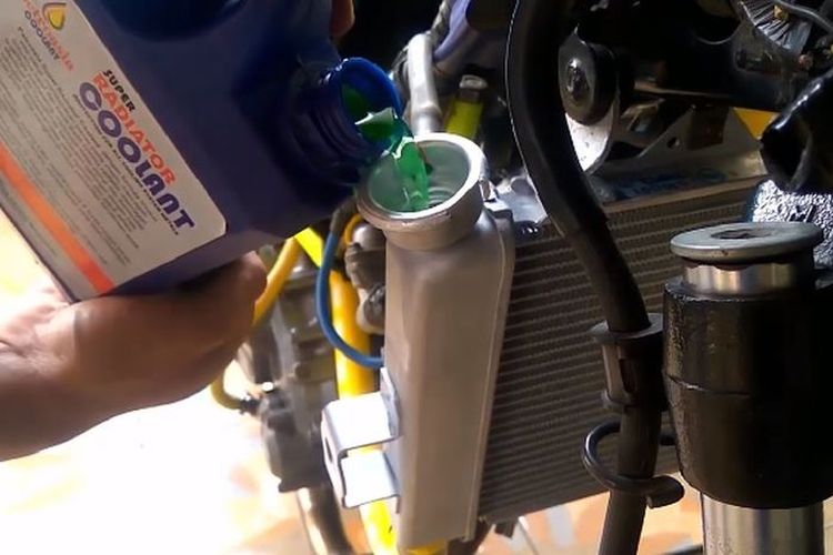 perawatan radiator, overheat motor matic, Fendi PT Autokooling, tips menjaga mesin, Kenali Penyebab Overheat pada Motor Matic dan Solusinya
