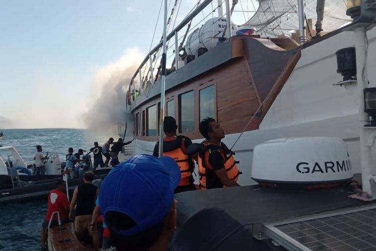 Kecelakaan kapal wisata, kecelakaan kapal wisata, Kapal wisata Labuan Bajo, kecelakaan kapal wisata labuan bajo, daftar kecelakaan kapal wisata, kecelakaan kapal wisata di bengkulu, kecelakaan kapal wisata pulau tikus, Kapal Wisata Tenggelam di Bengkulu, Ini 10 Kecelakaan Kapal Wisata di Indonesia Sejak 2023, 1. Kapal Wisata KM Lalong Koe, Labuan Bajo , 2. Kapal Wisata Dragonet, Labuan Bajo, 3. Kapal Wisata KM Kaia, Labuan Bajo, 4. Kapal Wisata KM Teman Baik, Labuan Bajo, 5. Kapal Wisata Boat Snortkling Dolphino Queen, Bali, 6. Kapal Wisata Oceanik, Raja Ampat, 7. Kapal Wisata Budi Utama, Labuan Bajo, 8. Kapal Wisata KM Naraya, Labuan Bajo, 9. Kapal Wisata Raja Bintang 02, Manggarai Barat, 10. Kapal wisata di Bengkulu