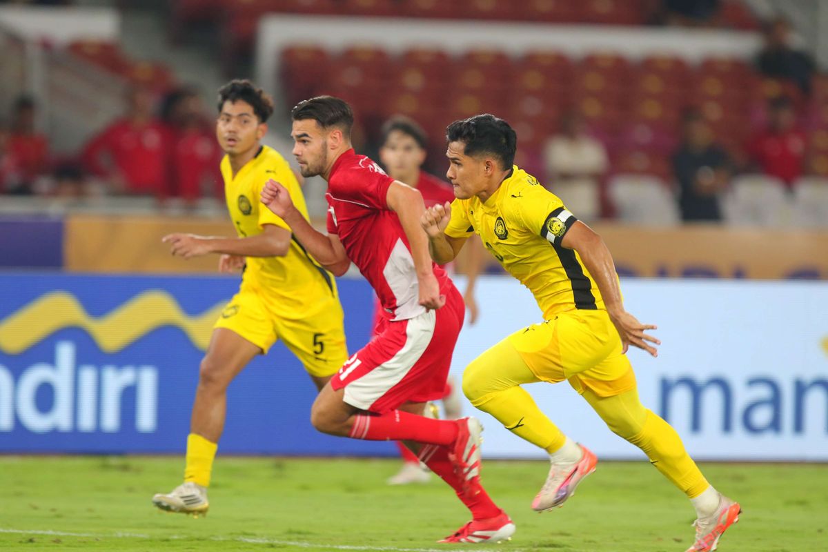 Indonesia vs Thailand, ASEAN U23 Championship 2025, Piala AFF U23 2025, Jakarta, Timnas U23 Indonesia, Jens Raven, jadwal Indonesia vs Thailand, semifinal piala aff u23 2025, Jadwal Indonesia vs Thailand di Semifinal Piala AFF U23 2025: Duel 2 Tim Tangguh, Thailand Juara Grup C, Indonesia Puncaki Grup A, Statistik Kunci: Indonesia Lebih Produktif, Thailand Lebih Efisien, Duel Lini Serang: Jens Raven vs Yotsakor Burapha, Vanenburg Tak Gentar Hadapi Thailand, Pertahanan Jadi Kunci Garuda Muda