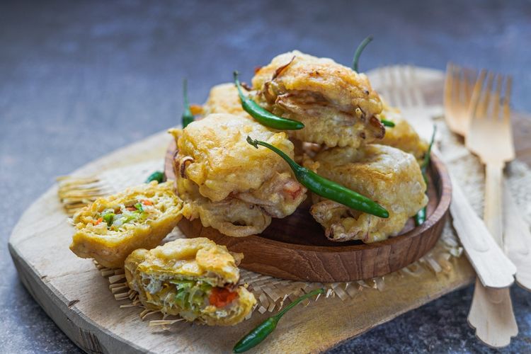 resep tahu isi sayuran crispy, resep tahu isi crispy, resep tahu isi crispy renyah tahan lama, cara membuat tahu isi renyah, Cara Goreng Tahu Isi agar Lapisan Tepungnya Tidak Keras Saat Dingin, Tambah 1 Bahan, 1. Gunakan campuran tepung yang tepat, 2. Jaga kekentalan adonan, 3. Isian harus kering, 4. Tambahkan baking powder, 5. Gunakan api sedang