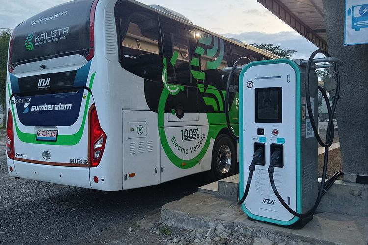mobil listrik, Transportasi umum, bus listrik, kendaraan listrik, insentif, transportasi massal, pakar transportasi, Insentif Mobil Listrik Tidak Tepat, Pakar: Lebih Baik buat Bus Listrik