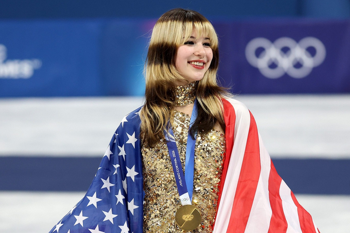 figure skating, piercing, Alysa Liu Raih Emas Olimpiade 2026, Gaya Alternatifnya Jadi Sorotan Dunia, Gaya “alternative” yang jadi identitas, Piercing yang jadi perhatian, Rambut “halo” dengan makna khusus, Tampil berani di dalam dan luar arena, Lebih dari sekadar busana