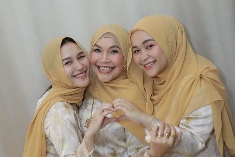Ayu Ting Ting, Idul Adha, Intip OOTD Idul Adha Ayu Ting Ting, Tampil segar dan Elegan