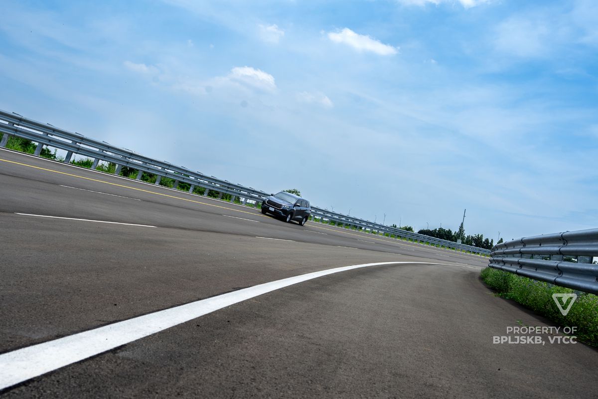 Balai Pengujian Laik Jalan dan Sertifikasi Kendaraan Bermotor, BPLJSKB, mobil, Proving Ground Bekasi Bisa Uji Kecepatan Hingga 250 Kpj