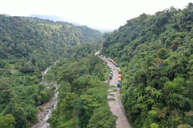 menanjak, tanjakan, mobil FWD, Cara Menanjak dengan Mobil FWD agar Tidak Kehilangan Traksi
