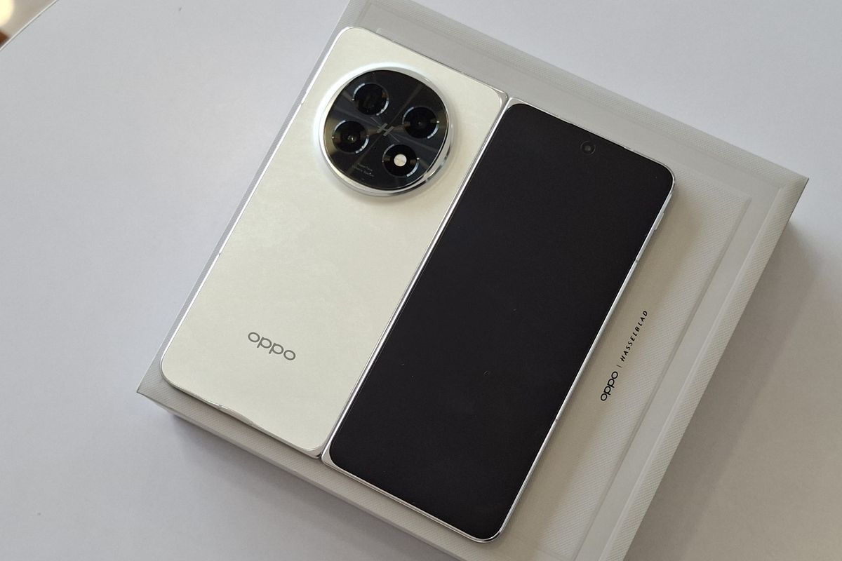 Oppo, ponsel lipat, hands-on, Oppo Find N5, unboxing, Kesan Pertama Menggenggam HP Lipat Oppo Find N5, Lebih Besar tapi Lebih Ringan