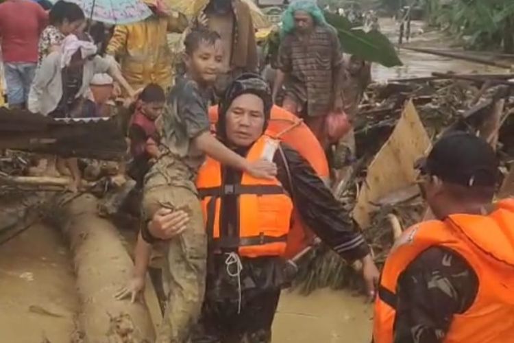 BPBD Sumut, Bencana hidrometeorologi, bencana Hidrometeorologi, korban longsor taput, korban banjir sumut, Update Banjir dan Longsor di Sumut: 13 Warga Meninggal, Pencarian Masih Berlanjut di 7 Kabupaten