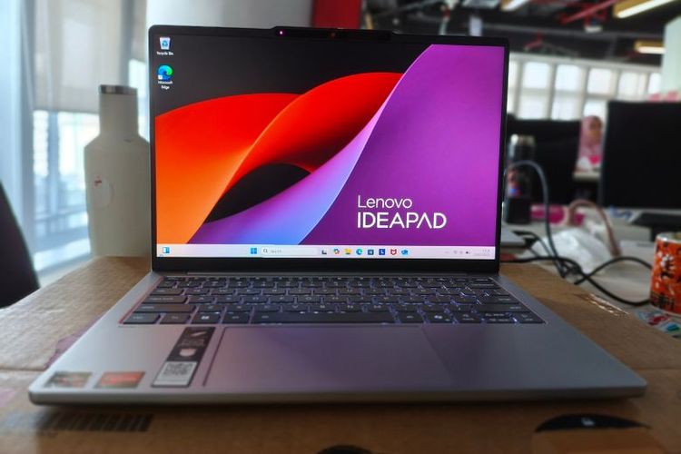 Lenovo, IdeaPad Slim 5, AMD Ryzen, laptop tipis dan ringan, AMD Ryzen 7, laptop bisnis, Menjajal Langsung IdeaPad Slim 5 13ARP10: Mobilitas Tinggi, Performa Mumpuni, Desain profesional dan ringkas, Resolusi tinggi untuk multitasking optimal, Performa mumpuni untuk beragam aktivitas, Kenyamanan keyboard khas Lenovo, Fitur pintar dan konektivitas lengkap, Baterai superior untuk mobilitas tanpa batas, Jaminan layanan purnajual terbaik