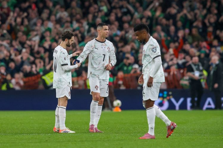 Cristiano Ronaldo, Hasil Irlandia vs Portugal, Kualifikasi Piala Dunia 2026 zona Eropa, Roberto Martinez, kartu merah Ronaldo, Kualifikasi Piala Dunia 2026 Zona Eropa, kartu merah ronaldo, pelatih timnas portugal, pelatih irlandia, Roberto Martinez Tuding Pelatih Irlandia soal Kartu Merah Ronaldo