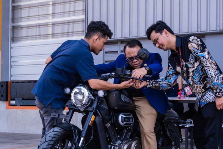 Komisi VII DPR, QJMotor, Komisi VII DPR RI Sambangi Pabrik QJMotor di Cikarang