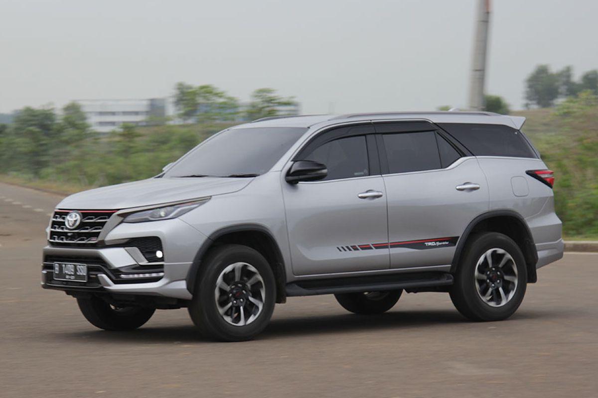 biaya operasional, harga solar nonsubsidi, mobil diesel bekas, Hybrid EV, Toyota Akui Penjualan Mobil Diesel Terganggu