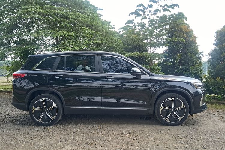 desain elegan, harga terjangkau, Polytron G3, G3 dan G3, SUV listrik Polytron, Ulasan SUV Listrik Polytron G3+: Desain Elegan dan Fitur Canggih