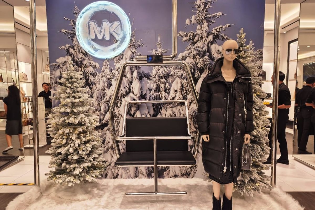 Michael Kors, Snow Globe Michael Kors, Michael Kors Hadirkan Nuansa Liburan Musim Dingin yang Glamour