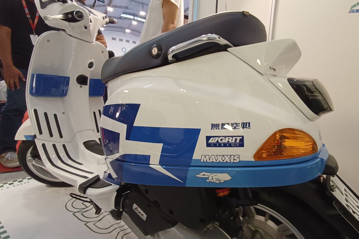 Vespa, wrapping, repaint, wrapping sticker, modifikasi, Modifikasi Vespa Matik, Lebih Baik Repaint atau Wrapping?