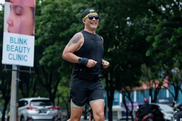 Kisah Irfan Prasatya Aktif Lari Maraton di Usia 60, Saraf Kejepit Jadi Titik Balik, Gaya hidup yang belum terlalu sehat, Menaklukkan lari jarak jauh pasca-saraf kejepit, Menjual kendaraan pribadi demi naik transportasi umum, Lari sebagai gaya hidup, bukan prestasi