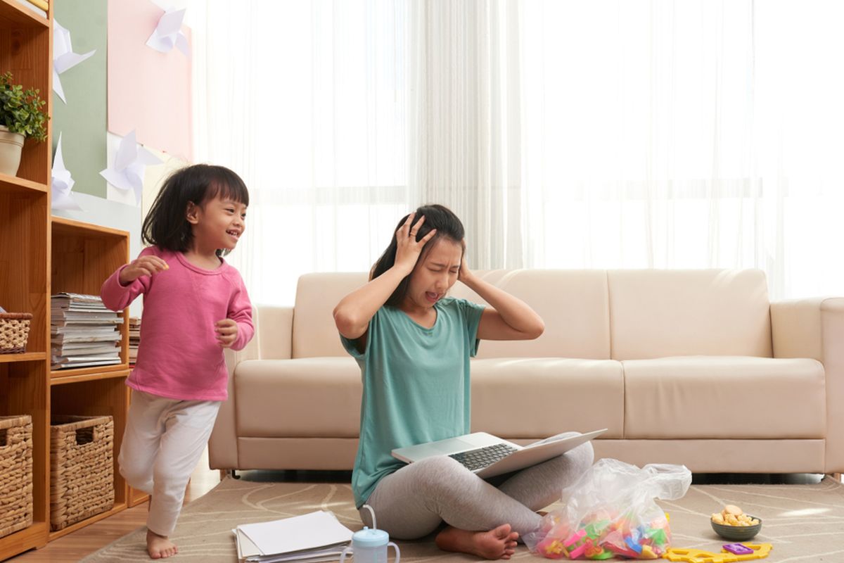 pengasuhan anak, parenting, VOC parenting, gentle parenting, orangtua, orangtua anak, voc parenting, voc parenting vs gentle parenting, voc parenting adalah, VOC Parenting vs Gentle Parenting, Mana Pola Asuh yang Lebih Baik untuk Anak?, Tarik Ulur dalam Pola Asuh, Tidak Ada Sekolah untuk Menjadi Orang Tua, Tantangan Komunikasi Digital dengan Anak, Modul Pengasuhan untuk Perkuat Keluarga