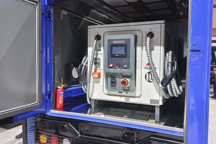 Mitsubishi Fuso, GIIAS 2025, EV Mobile Charger, truk listrik, Mitsubishi fuso, Truk listrik, Inovasi Truk EV Mobile Charger Mitsubishi Fuso