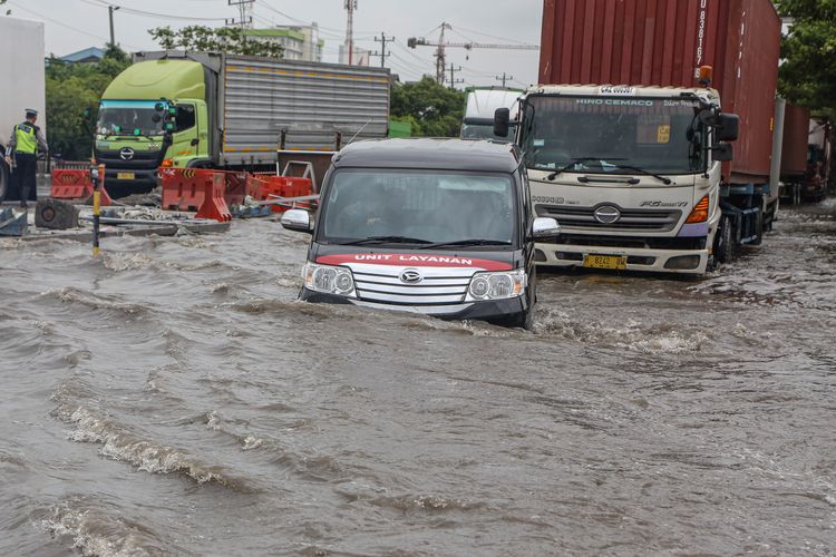 Kemenhub, cuaca ekstrem, libur, Nataru, Kemenhub Awasi Titik Rawan Banjir di Semarang Jelang Nataru