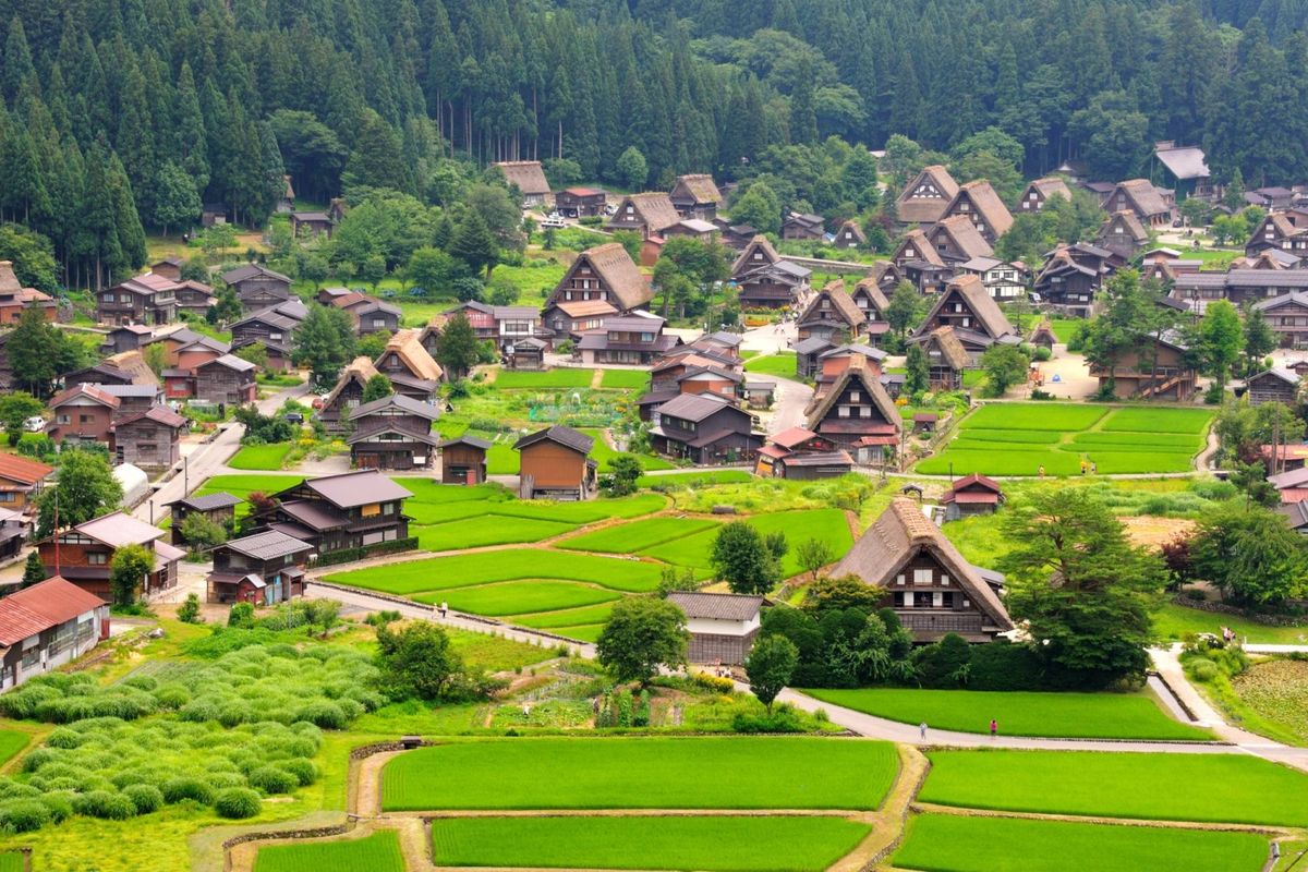 desa terindah di dunia, desa terindah di asia 2025, desa shirakawago jepang, shirakawago village, nama desa terindah di jepang, Desa Terindah di Asia Ternyata Ada di Jepang, Ada Apa di Sana?