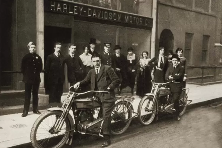 Motor, sepeda motor, Sejarah Harley Davidson, Berdiri Lebih dari 100 Tahun Lalu