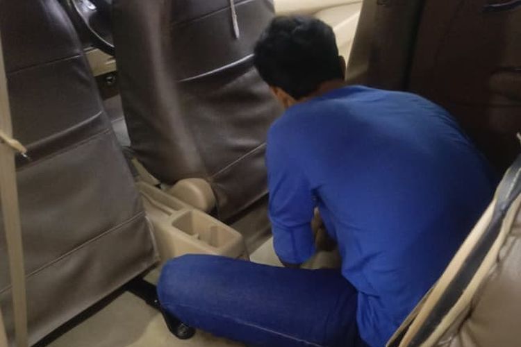 kecoak, karpet mobil, Mobil Bisa Jadi Sarang Kecoak karena Kebiasaan Ini