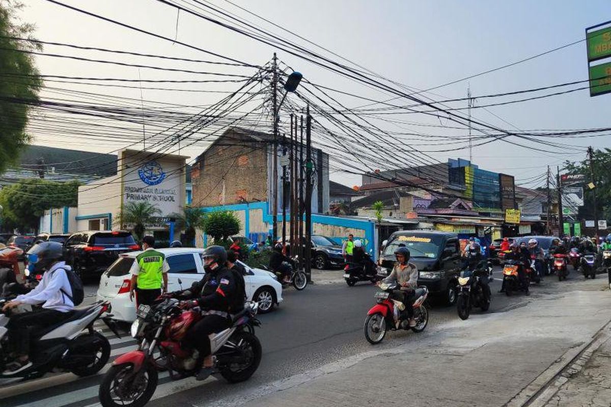 Jalan Raya Condet, lalu lintas, jalur alternatif, Awas Macet, Ada Kegiatan di Rindam Jaya di Jalan Raya Condet