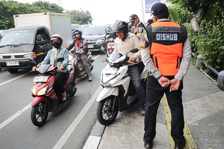 volume kendaraan, EXO Planet 6, Polytron Indonesia Open 2026, Indofest, Akhir Pekan Ini GBK Padat Acara, Simak Rekayasa Lalu Lintasnya, Beberapa agenda yang siap menyedot perhatian massa antara lain:, Strategi dan Personel di Lapangan, a. Lalu lintas dari Selatan:, b. Lalu lintas dari Utara:, c. Lalu lintas dari Barat:, d. Lalu lintas dari Timur