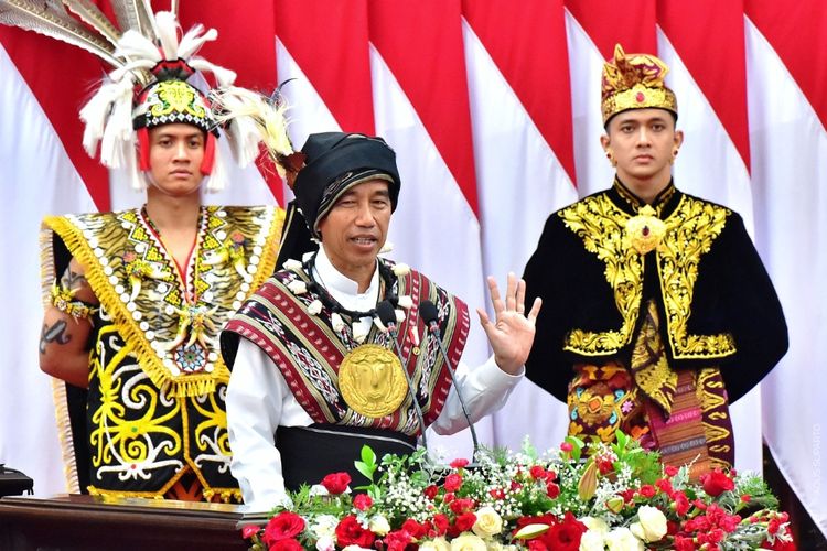 Joko Widodo, prabowo subianto, sidang tahunan MPR, baju adat, baju adat Jokowi, Presiden Prabowo, sidang tahunan mpr 2025, Tanpa Baju Adat, Prabowo Kenakan Setelan Jas Saat Sidang Tahunan MPR 2025