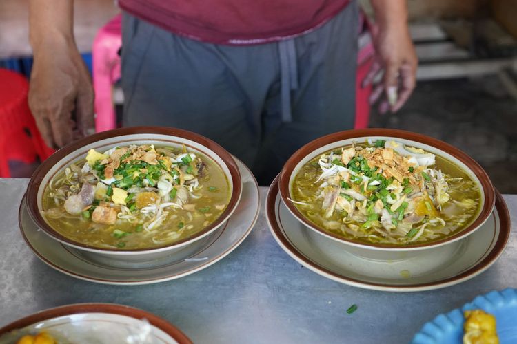 Soto Lamongan, cara membuat soto lamongan, ciri khas soto lamongan, sejarah soto lamongan, koya, Resep Soto Lamongan dengan Kuah Gurih Khas Jawa Timur, Soto Lamongan, Cara Membuat Soto Lamongan, Cara Menghidangkan Soto Lamongan, Sejarah Soto Lamongan