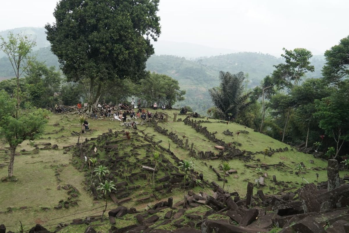Gunung Padang, situs Gunung Padang, gunung padang, gunung padang dipugar, Wisatawan Bisa Saksikan Proses Pemugaran Situs Gunung Padang