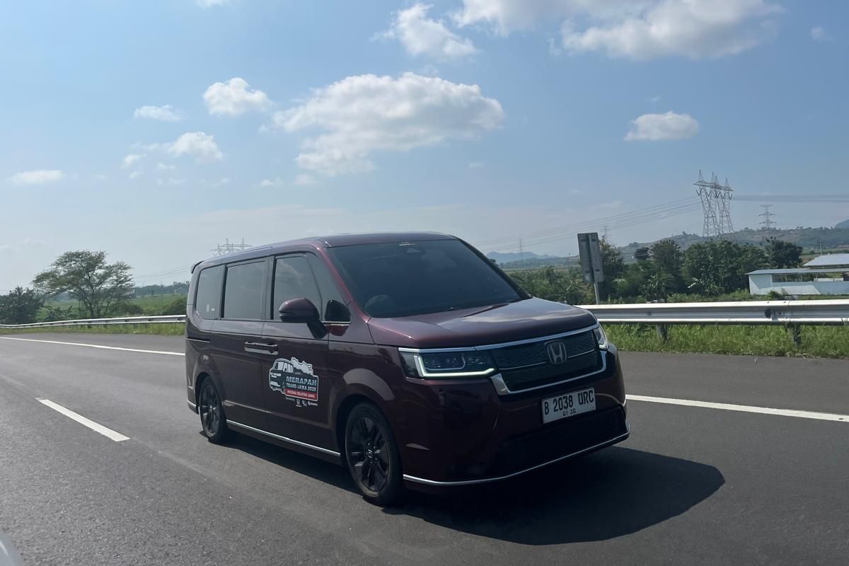 konsumsi BBM, Honda StepWGN e:HEV: Uji Irit MPV Hybrid di Tol Trans Jawa