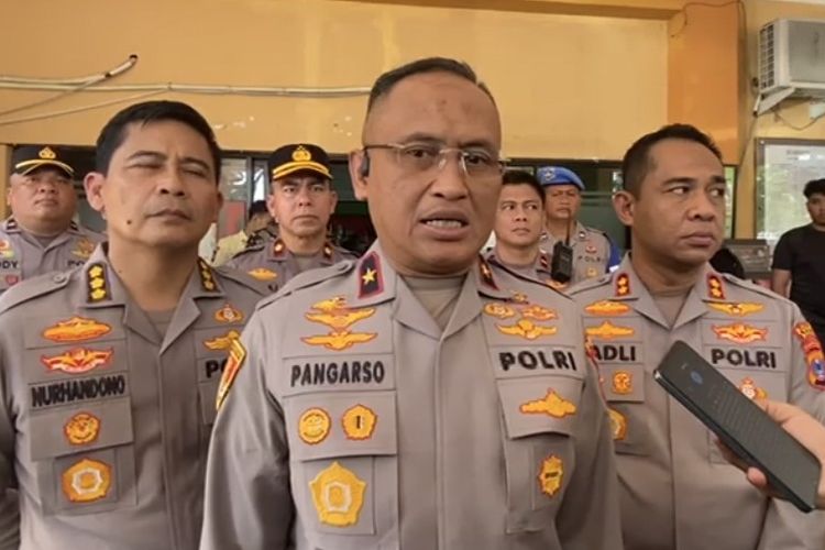 Polda Kalsel, Makan Bergizi Gratis, kasus keracunan mbg, keracunan mbg di martapura, 130 Siswa Dirawat di Kalsel Diduga Keracunan MBG, Orang Tua Curhat Menu Pernah Basi