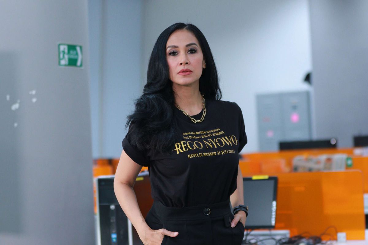 Diah Permatasari, Aurelie Moeremans, Broken Strings, Kesaksian Diah Permatasari Lengkapi Kisah Aurelie di Broken Strings, Ingatan Diah Permatasari saat syuting 2013, Sosok yang selalu menjaga Aurelie di lokasi syuting, Pengakuan yang membuat Diah Permatasari terkejut, Klarifikasi soal gaun pernikahan dalam buku Broken Strings, Respons Diah setelah membaca buku Broken Strings