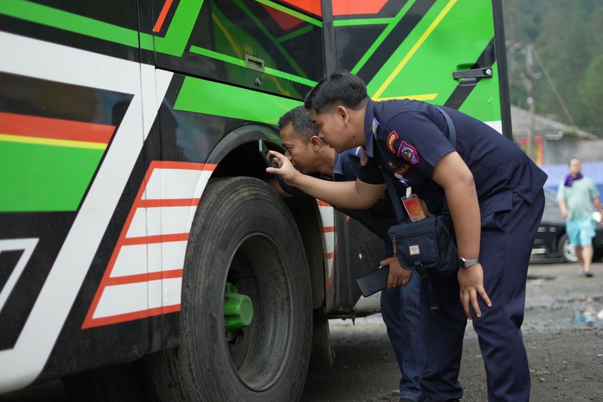 keselamatan berkendara, rem blong, Pemeriksaan kendaraan, sopir truk, Panduan Keselamatan Berkendara untuk Sopir Truk dan Bus