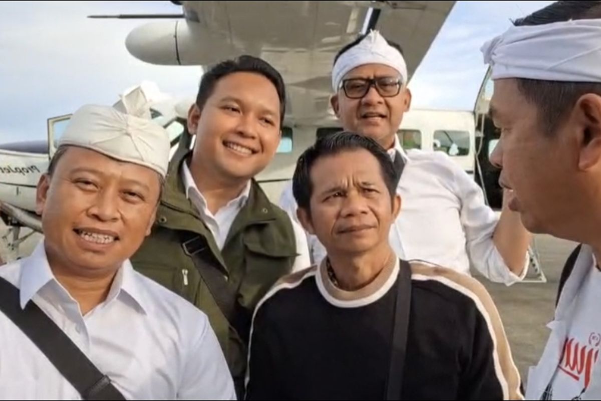 Gubernur Jawa Barat, Dedi Mulyadi, Wali Kota Depok, Bupati Purwakarta, Bupati Cianjur, Wali Kota Bekasi, gubernur jawa barat, bupati cianjur, wali kota bekasi, banjir sumatera, bencana sumatera, Ketika Para Kepala Daerah di Jabar Terbang Bantu Korban Bencana Sumatera