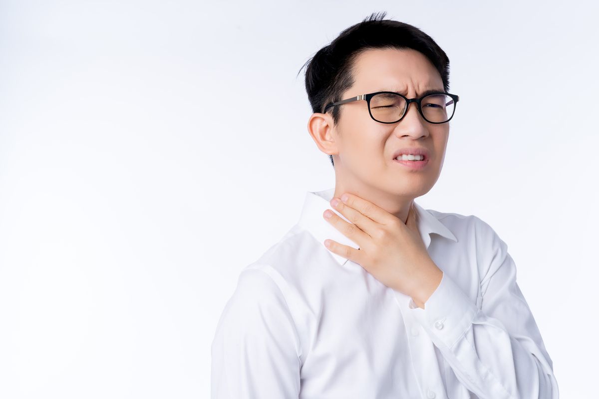 sakit tenggorokan, Sakit Tenggorokan Tak  Selalu karena Infeksi, Ini Faktor Lainnya, Tenggorokan kering lebih mudah terluka, Peran tidur dalam proses peradangan, Stres juga berpengaruh, Tiga faktor utama yang perlu dijaga