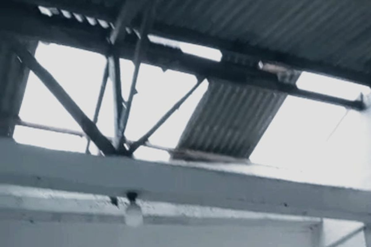 rangka atap, rangka atap kayu, rangka atap baja ringan, dosen UGM, Rangka atap kayu, rangka atap rumah, Dosen UGM Jelaskan Perbedaan Rangka Atap Kayu dan Baja Ringan, Mana yang Lebih Kuat?, Kayu Lebih Aman dari Baja Ringan saat Hujan dan Angin, Baja Ringan Rentan Tertekuk dan Kendur, Perbandingan Rangka Atap Kayu dan Baja Ringan, Kayu Lebih Aman, tapi Perhitungan Teknis Tetap Kunci