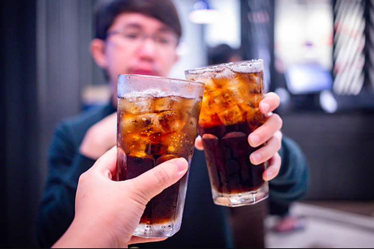 obesitas, kalori dalam makanan, minuman manis, McAllen, Kota Paling Obes di AS, Terhimpit Budaya Makan dan Tata Kota, Kota perdagangan dengan sejarah panjang, “Fast Food Corridor” di setiap sudut kota, Kota yang tidak ramah untuk bergerak, Budaya makan tinggi kalori, Minuman manis dan makanan murah, Kisah nyata di balik angka