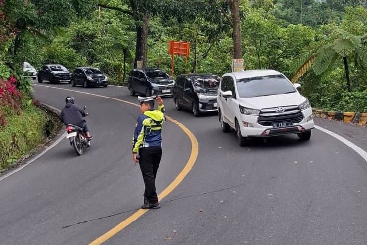 travel gelap, transportasi umum, Travel Gelap Marak karena Angkutan Umum Daerah Belum Merata