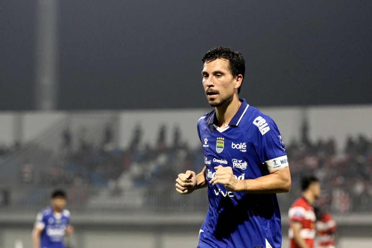Borneo FC, Beckham Putra, Thom Haye, Super League, persib bandung, Persib Vs Borneo FC, klasemen super league, Saat Laga Persib Vs Borneo FC Diwarnai Ketegangan Thom Haye dan Beckham Putra