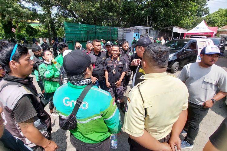 ojek online, ojol, unjuk rasa, macet, jalan macet, unjuk rasa ojol, Ada Unjuk Rasa Ojol, Hindari Titik Aksi Agar Tak Terjebak Macet