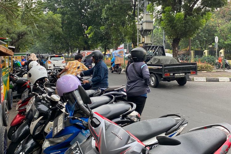 parkir liar jakarta, Parkir liar jakarta diberantas, Penertiban parkir liar Jakarta, Pemberantasan Parkir Liar di Jakarta Tak Cukup Hanya dengan Penindakan