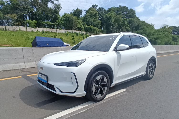 mobil sport, mobil listrik, Hyundai Kona EV, diskon GJAW 2025, GJAW 2025: Diskon Mobil Listrik Harga di Atas Rp 500 Juta