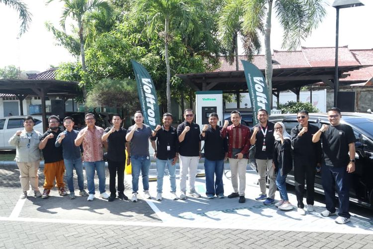 Voltron, Bali, SPKLU, SPKLU Ultra Fast Charging Pertama Resmi Dibuka di Bali
