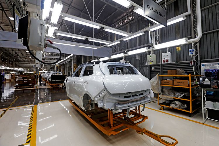 perakitan, mobil hybrid, mobil listrik, Mobil Hybrid, Perbedaan Perakitan EV dan Mobil 