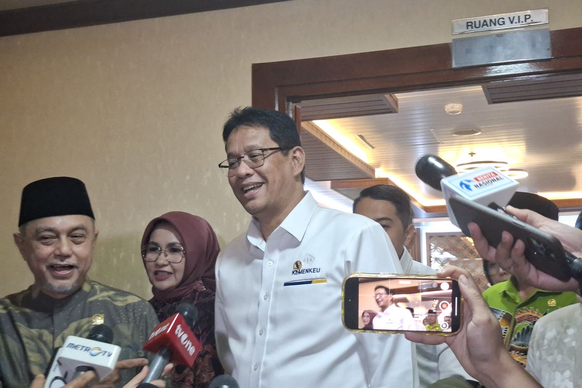 Bunga, Menkeu Purbaya, pinjaman pemerintah pusat, Menkeu Purbaya Sebut Pinjaman Pemerintah Pusat untuk Daerah Diberikan dengan Bunga 0,5 Persen