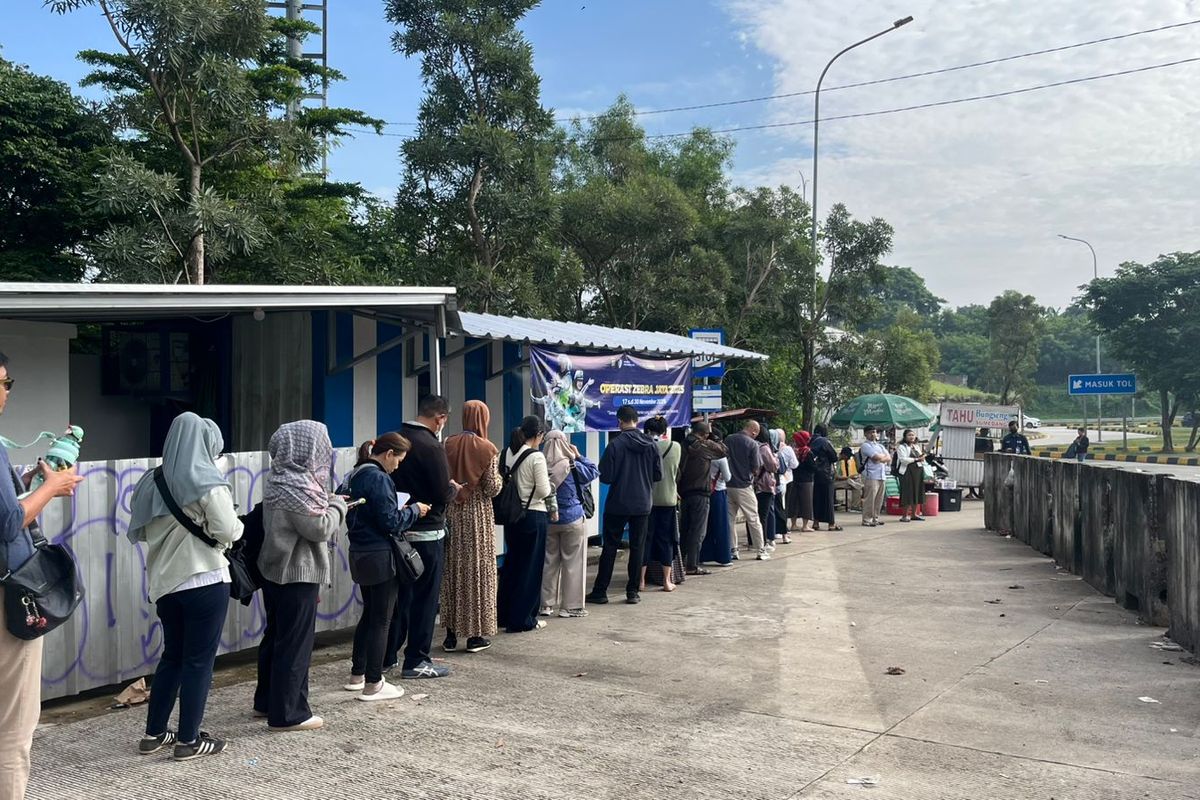 fasilitas halte, Transjabodetabek, transportasi publik, Penumpang Transjabodetabek Kepanasan Kehujanan, Fasilitas Jadi Kendala