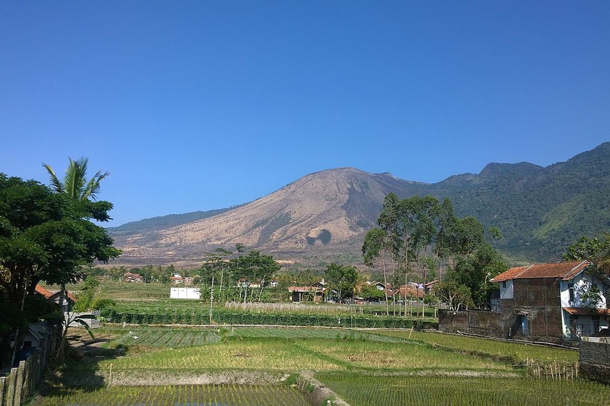Gunung Guntur, pendakian Gunung Guntur, Gunung Guntur Garut, pendakian gunung guntur via citiis, Pendakian gunung guntur, Pendakian Gunung Guntur via Citiis Tak Berizin, Statusnya Cagar Alam