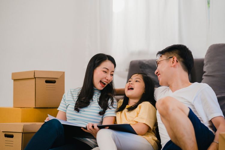kedekatan emosional, hubungan emosional, mengelola emosi, Studi Ungkap Tertawa Bersama Anak Bantu Bangun Hubungan Emosional dengan Ayah, Tawa membantu membangun hubungan emosional anak, Peneliti mengamati cara orangtua membuat anak tertawa, Cara orangtua membuat anak tertawa, Tawa lebih berpengaruh dalam hubungan ayah dan anak