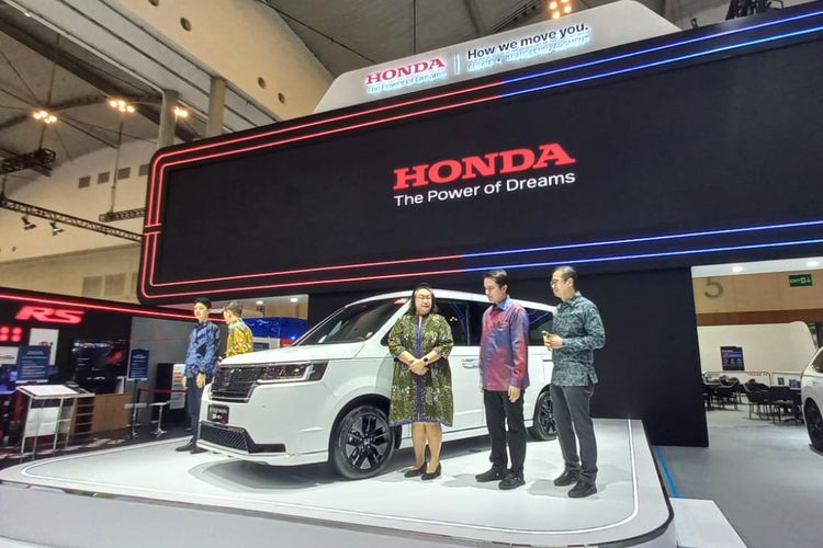 hybrid, Honda, program penjualan, GJAW 2025, Cara Honda Gaet Konsumen di GJAW 2025